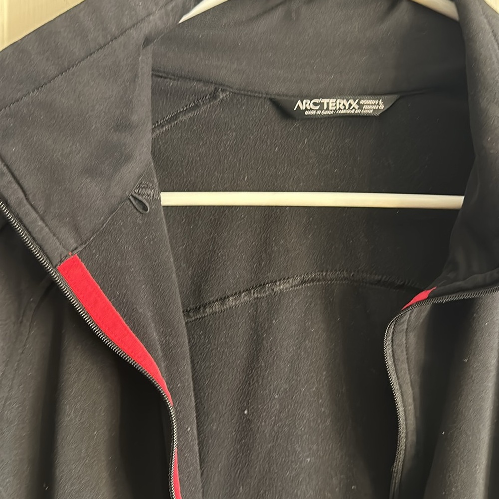 Large women’s arc’teryx zip up black - Picture 5 of 5